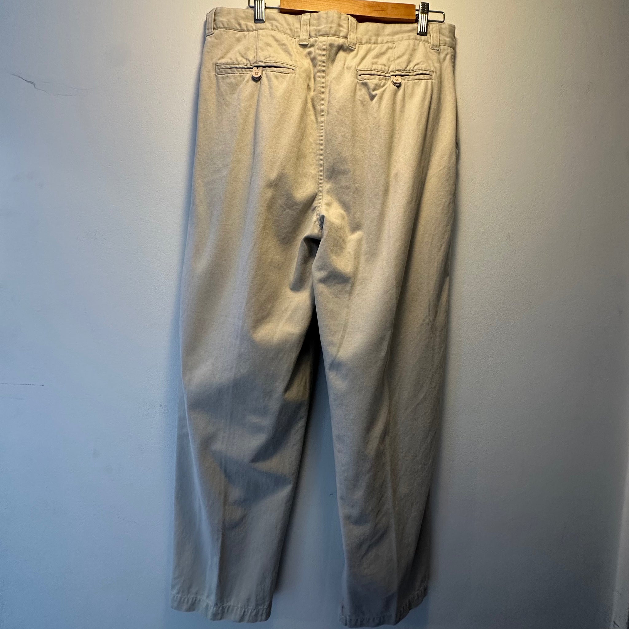 Cream Chinos | 36