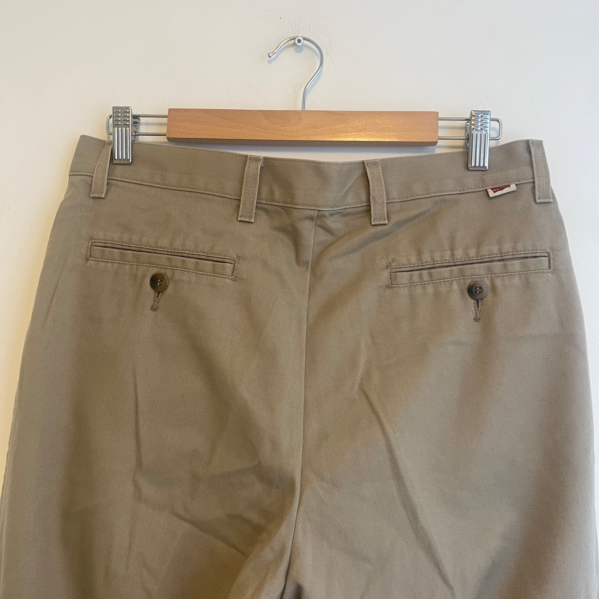 Tan Levi's Trousers | 32