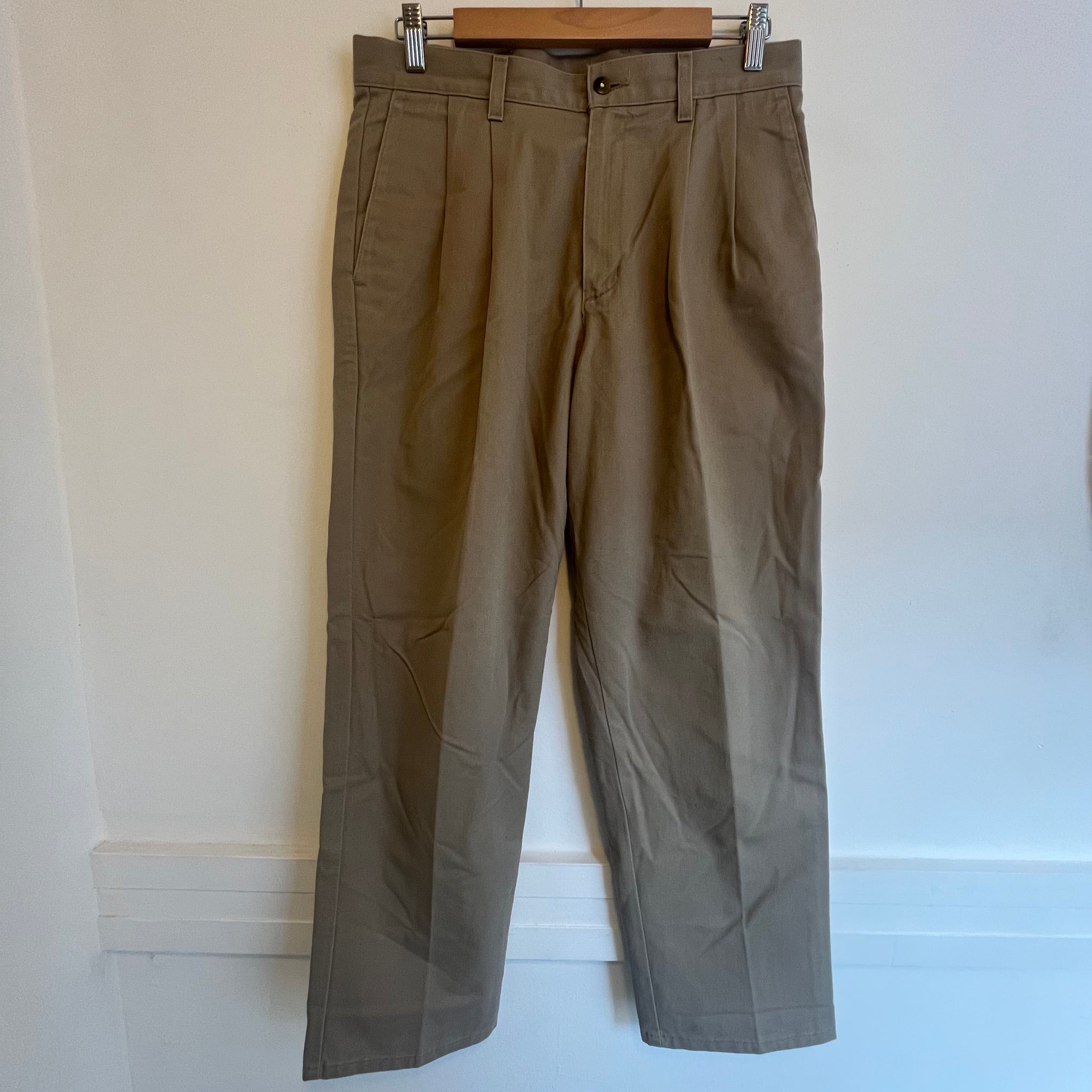 Tan Levi's Trousers | 32