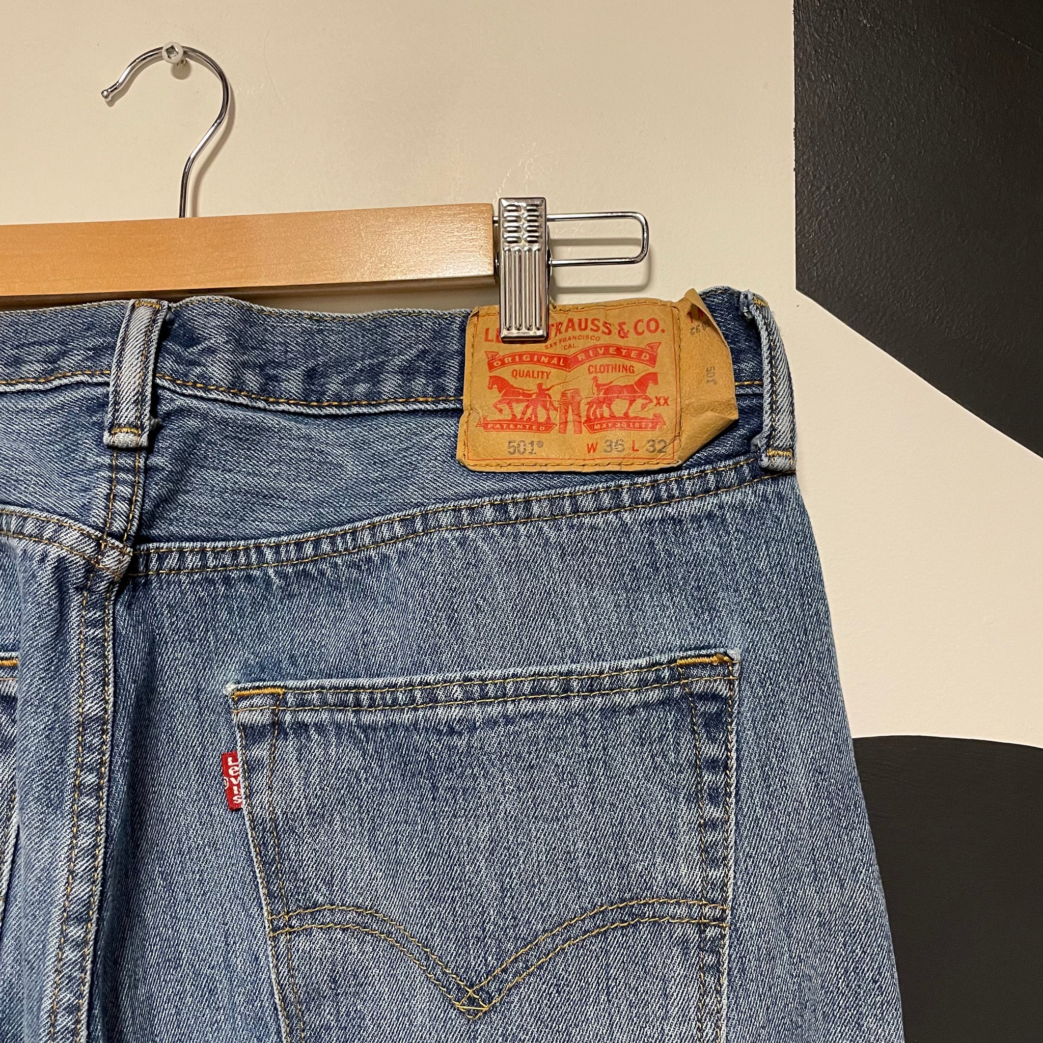 Levi's Medium Wash Denim | 36