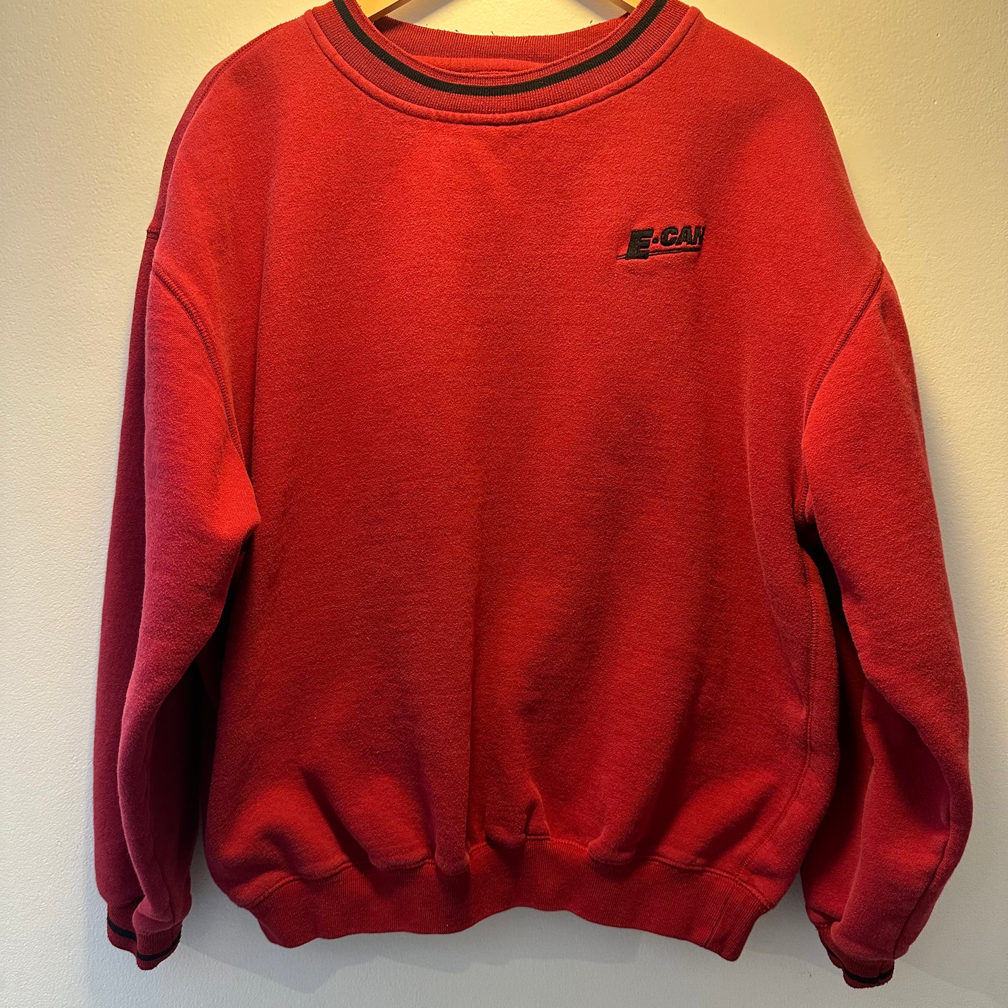 Red Crewneck | M