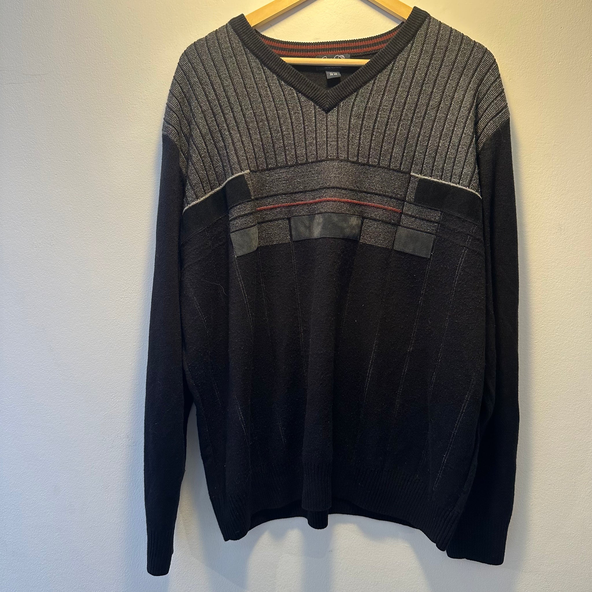 Black Abstract Sweater | XL