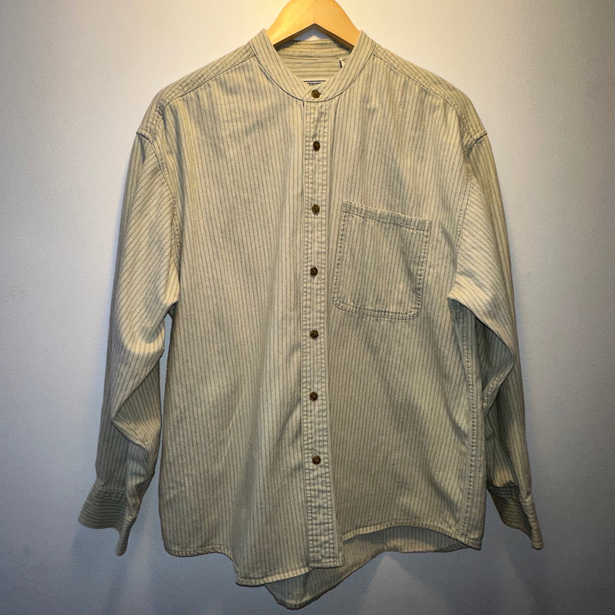 Striped Collarless Button Up | M