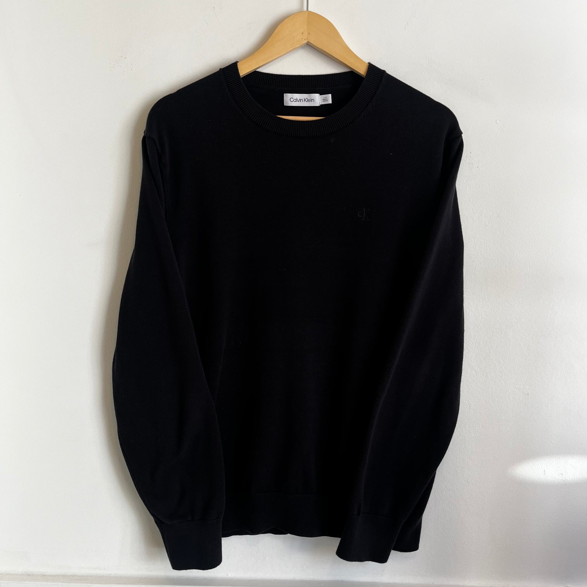 Calvin Klein Black Crewneck | L